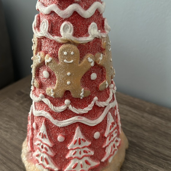 Cupcakes and Cashmere Gingerbread Christmas Tree 🌲 Red NEW - Picture 6 of 7